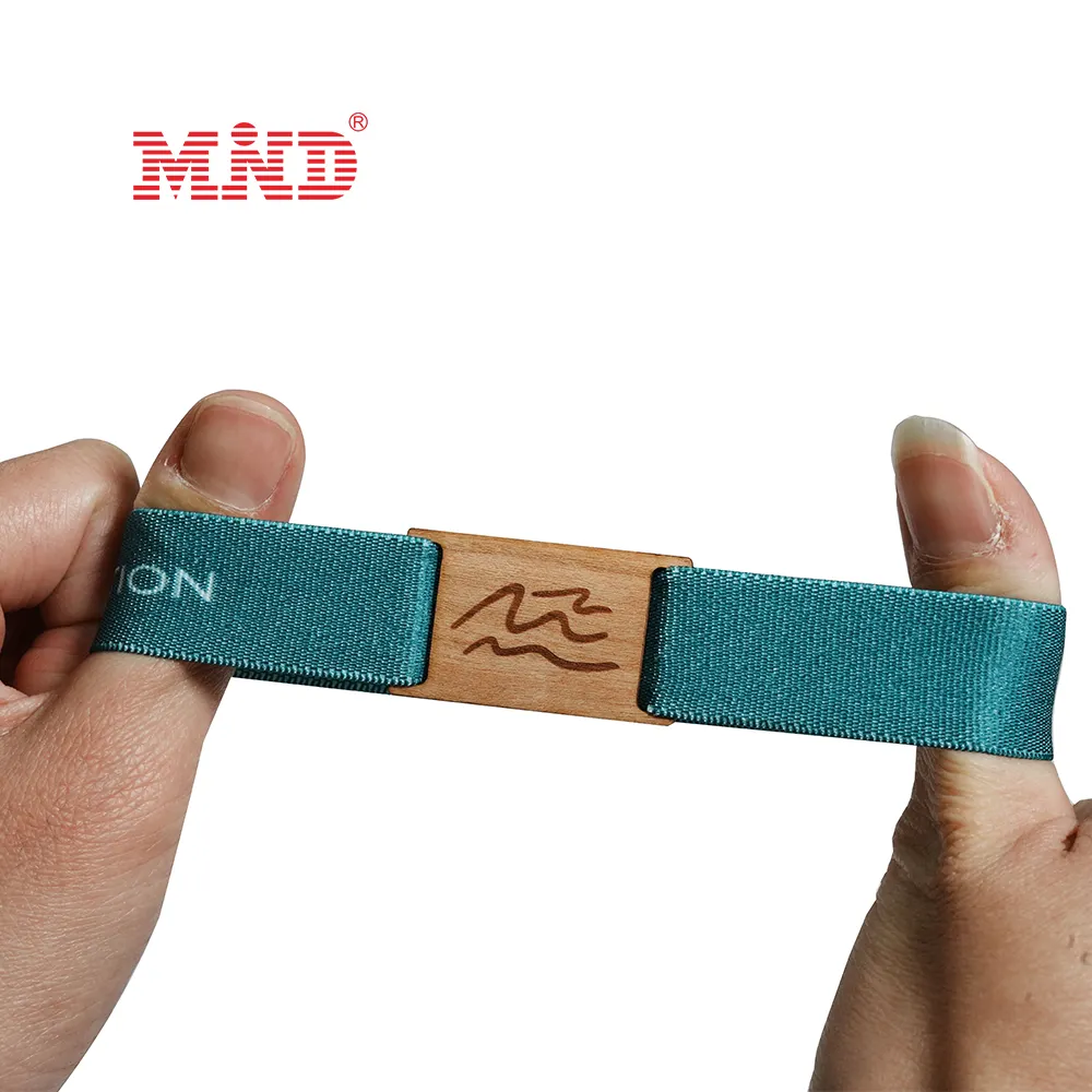 أصبحت أساور RFID ذات الغلاف الجوزي تدريجيًا الخيار المفضل الجديد لأساور الفنادق الصديقة للبيئة
