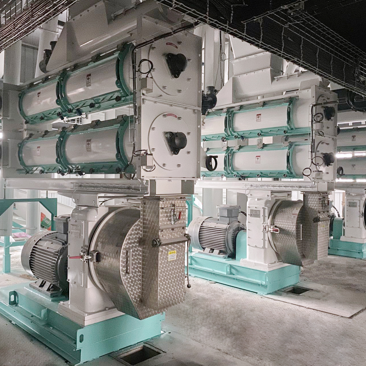 How to improve the output efficiency of pellet feed production lines
