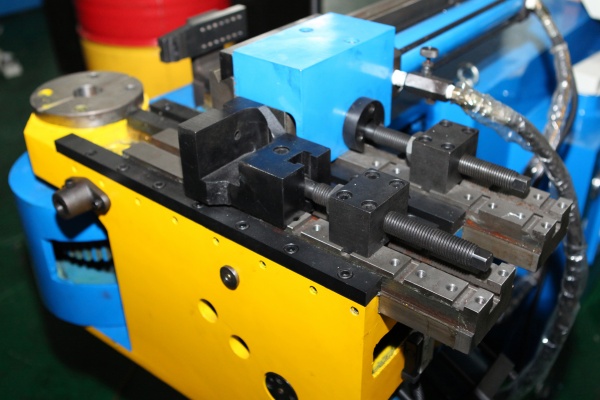 38NC Semi-Automatic Pipe Bending Machine8.JPG