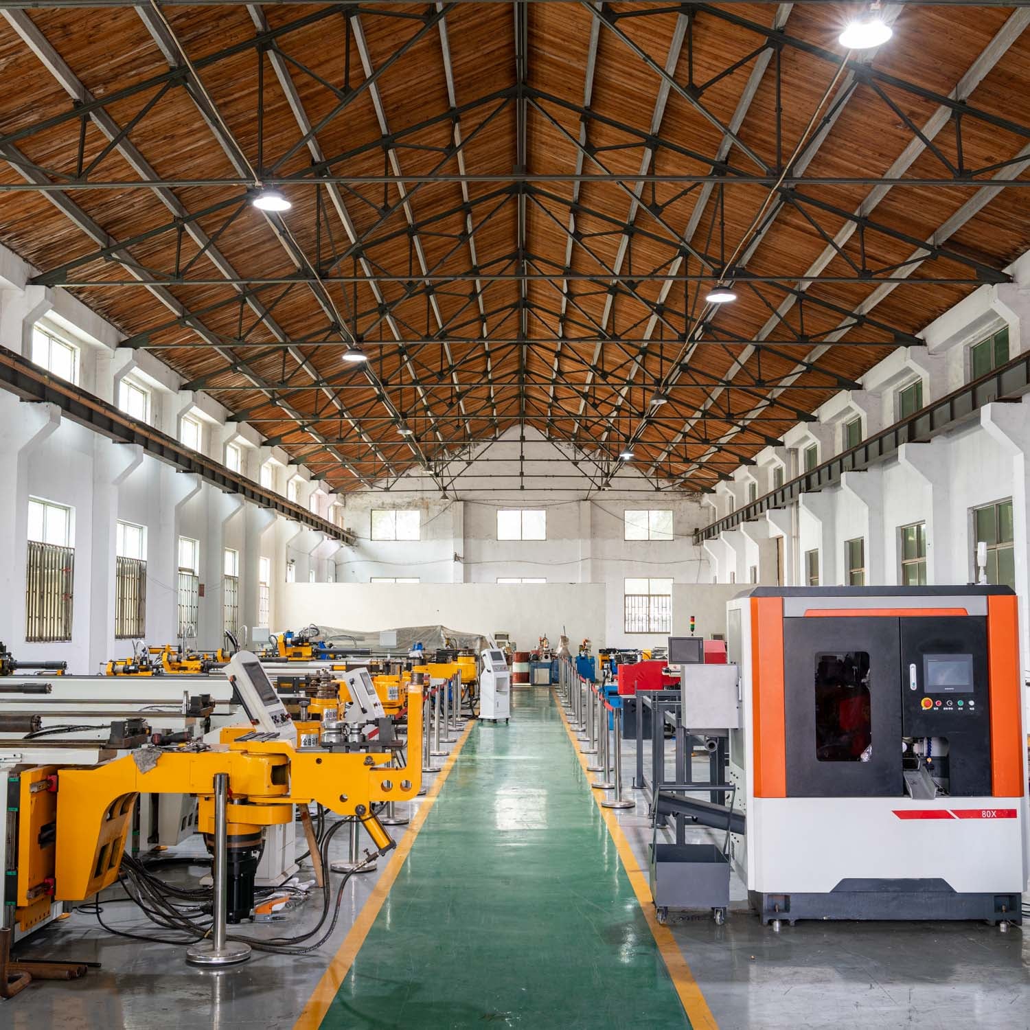 Farklı otomotiv parçalarının işlenmesi için bükme makinesi nasıl seçilir