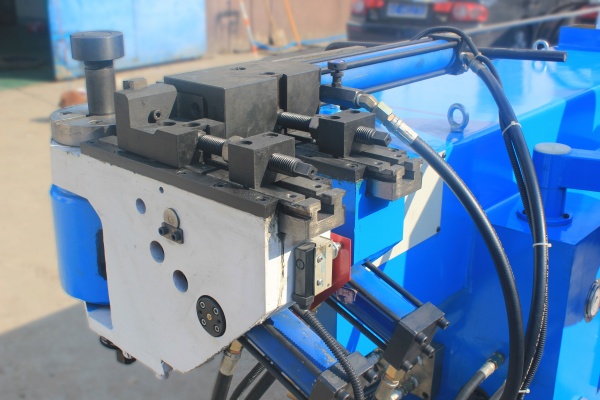 38NC Semi-Automatic Pipe Bending Machine3(9922e7efcd).jpg