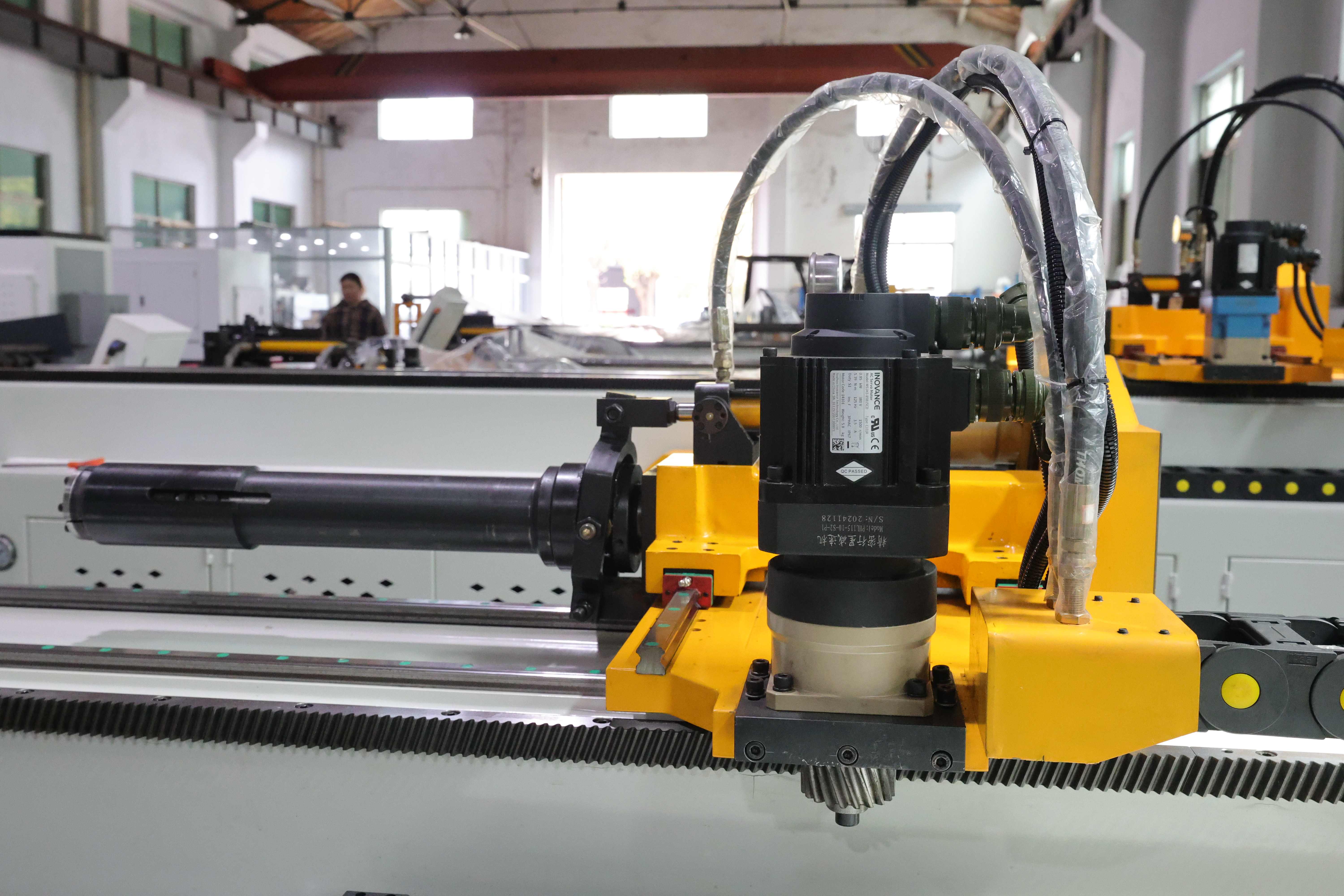 CNC  tube  bending  machine15.JPG