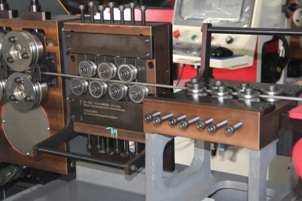 413 3D Rotary Wire Bending Machine1(c13f01c5cf).jpg