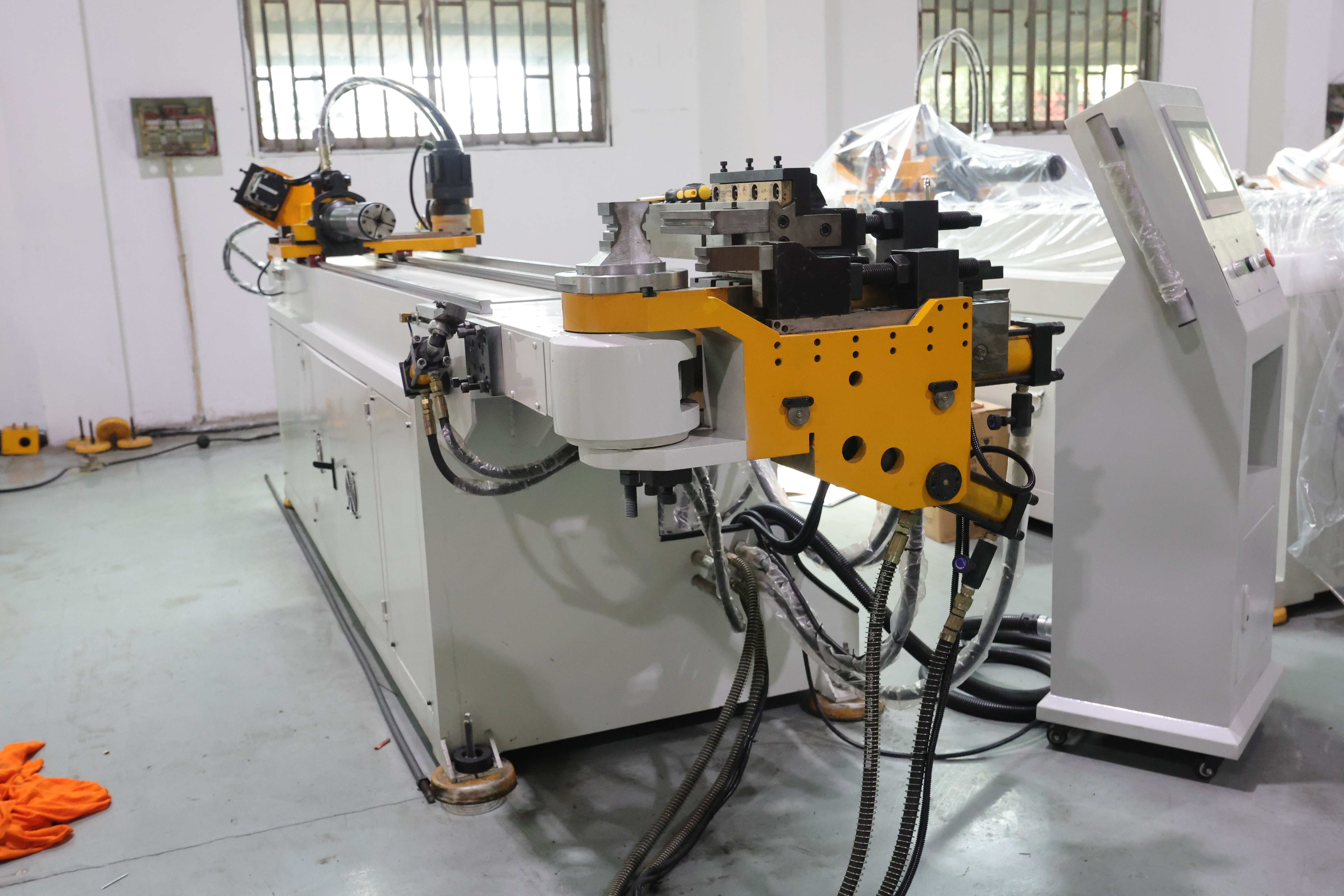 CNC pipe bending machine5.JPG