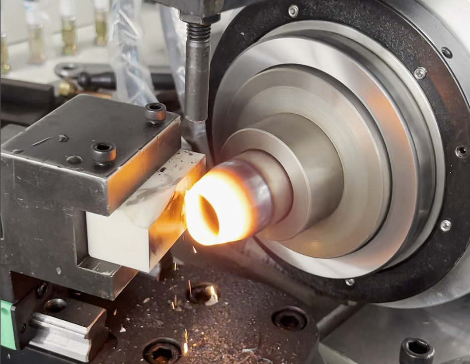 This metal tube high-frequency heating spinning sealing machine is designed for end sealing and spinning forming of metal round tubes. It combines high-frequency heating, rotary drive and hydraulic operation, with customized molds and fixtures available for different tube sizes. PLC control, touch-screen operation and adjustable pressure help maintain stable sealing results while reducing tube deformation, wrinkling and springback. The machine is suitable for sealing metal tubes in different sizes and supports non-standard customization and batch production.