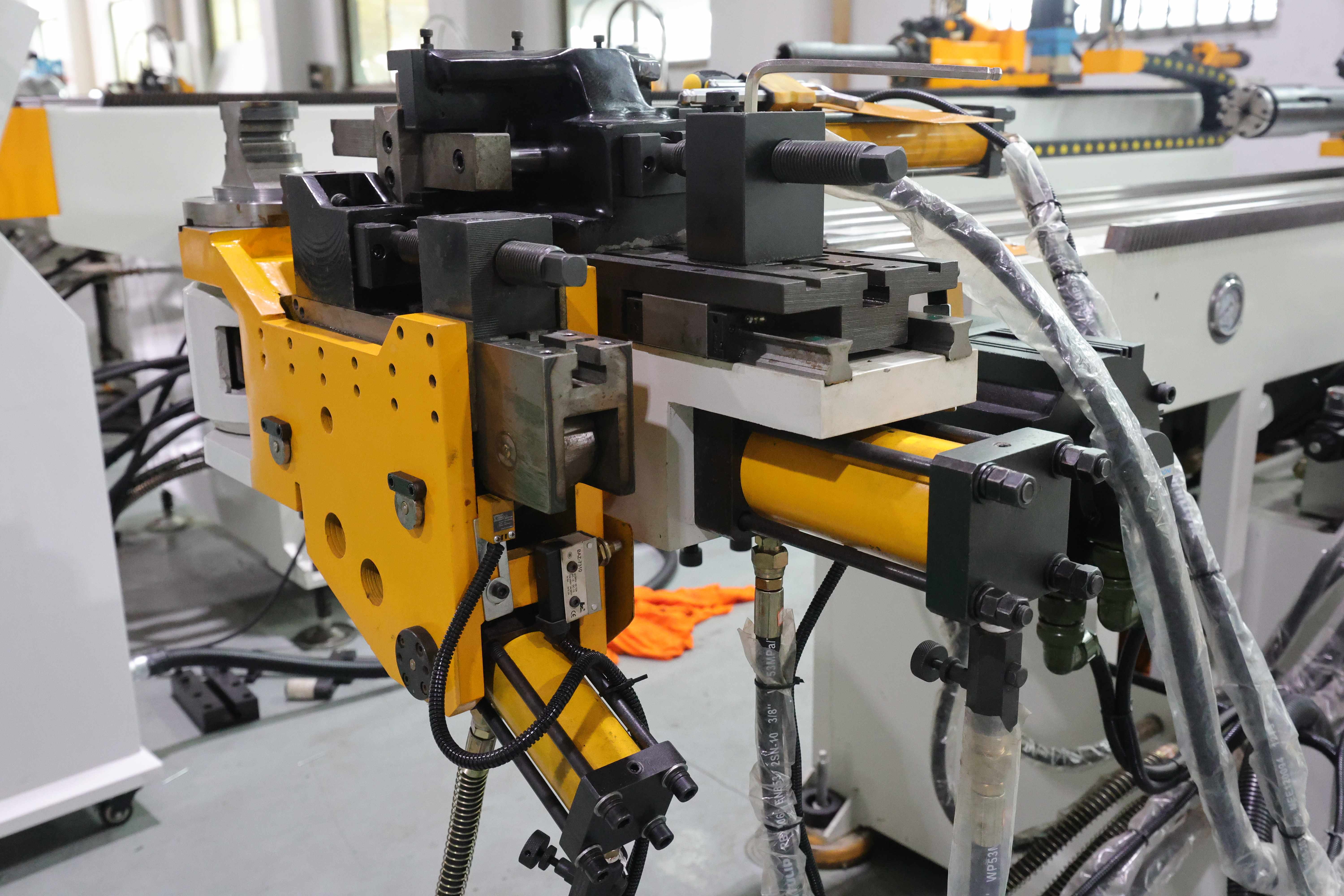 CNC  tube  bending  machine9.JPG