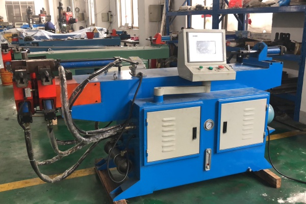 38NC Semi-Automatic Pipe Bending Machine5(c66e00b6f1).jpg