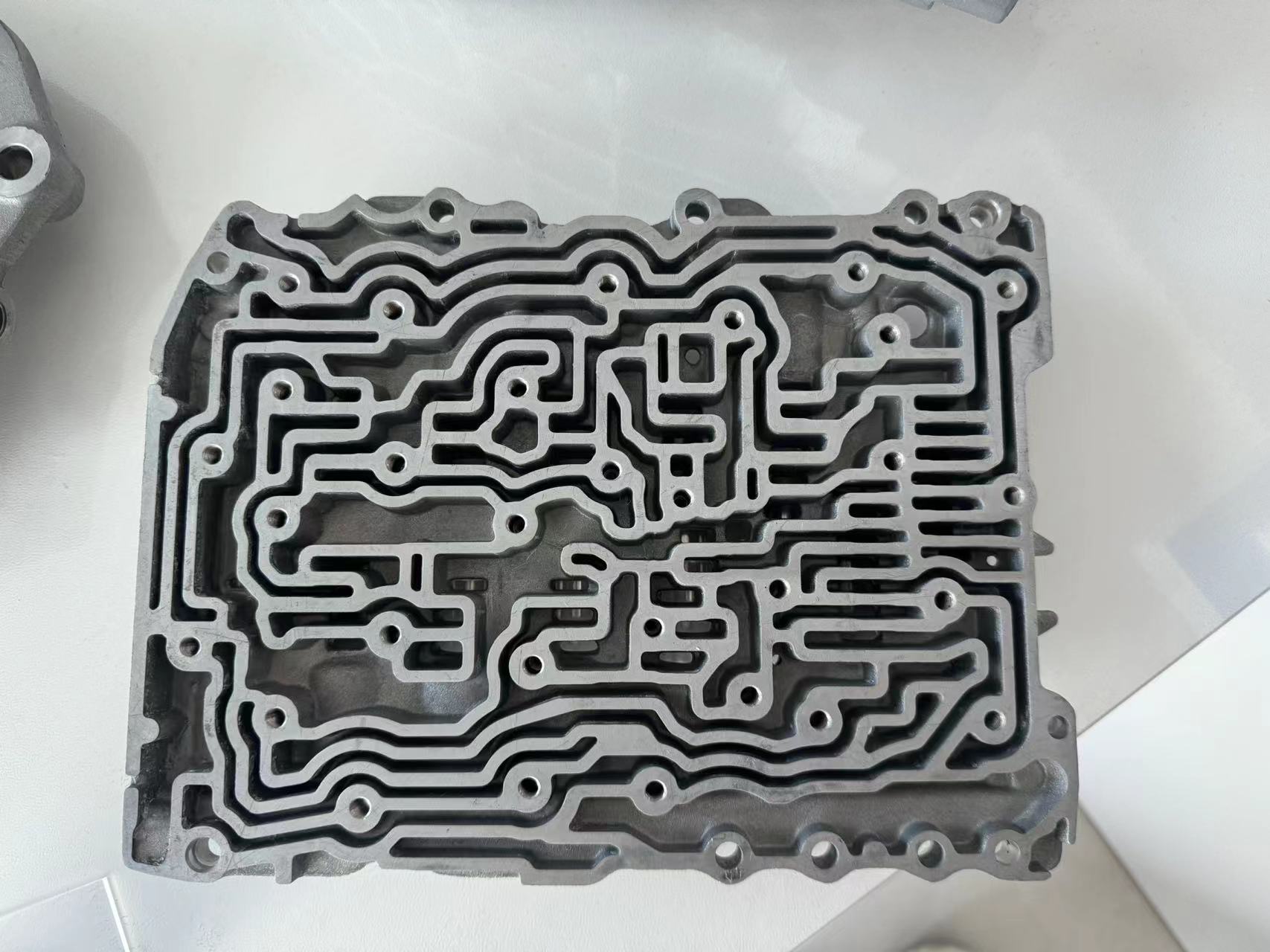 Produkty z wtrysku aluminioowego Obudowa górnego zaworu DTC na zamówienie proces CNC