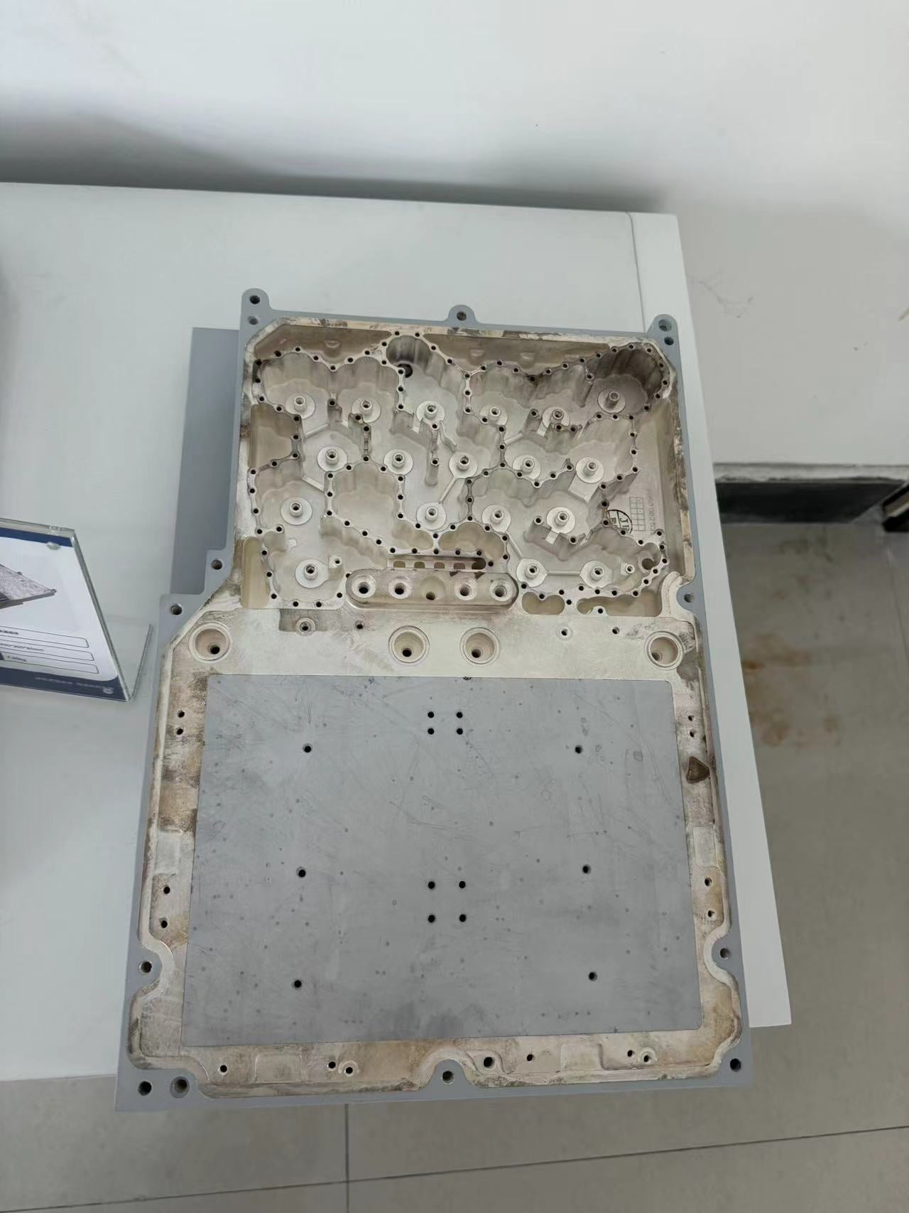 Produits en aluminium fondus sur mesure pour cavités de filtre de communication