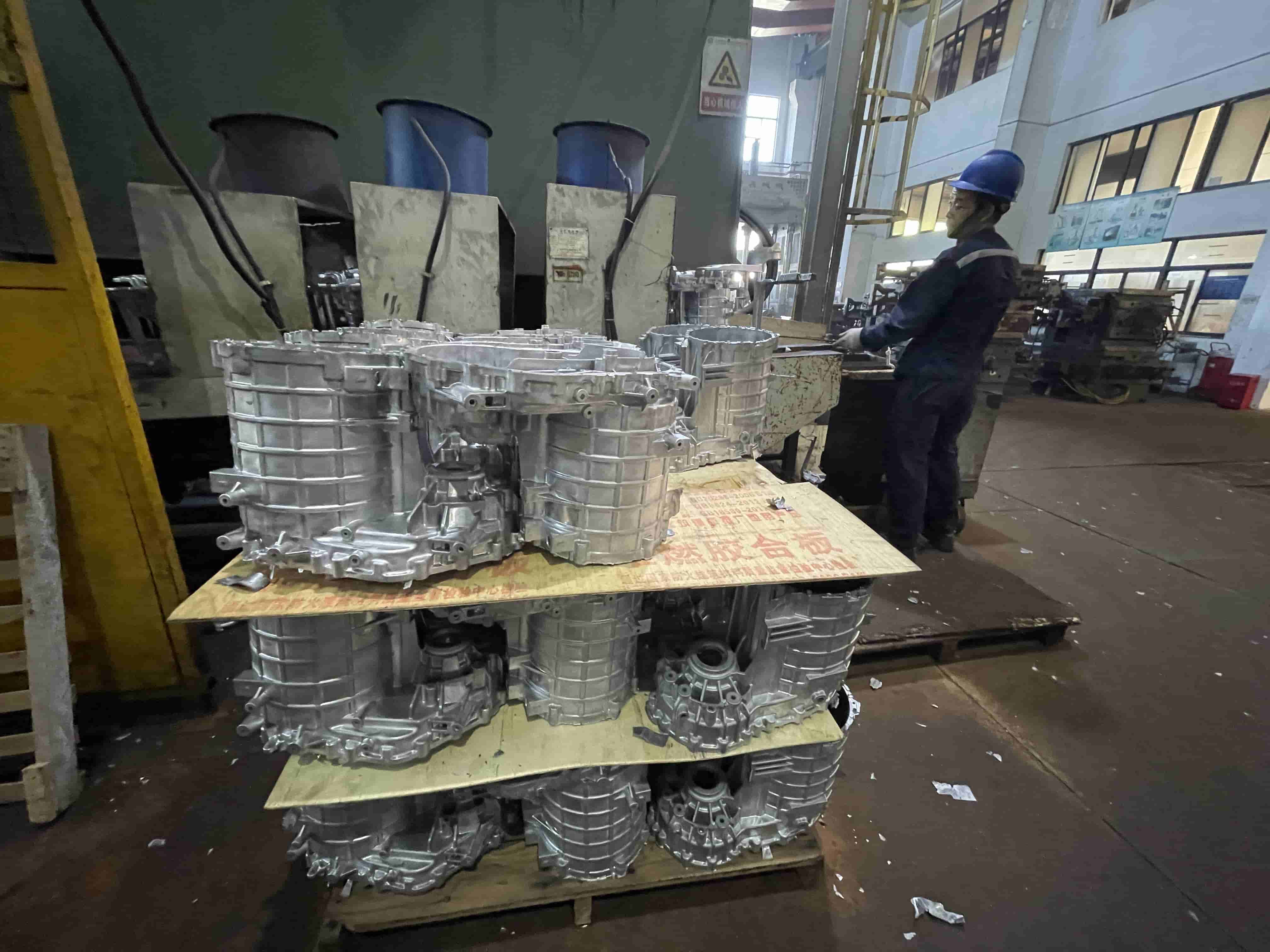 Sakop na sikat na produkto ng die-casting na aluminio —— Sakop na sikat na motor na may tatlong bahagi