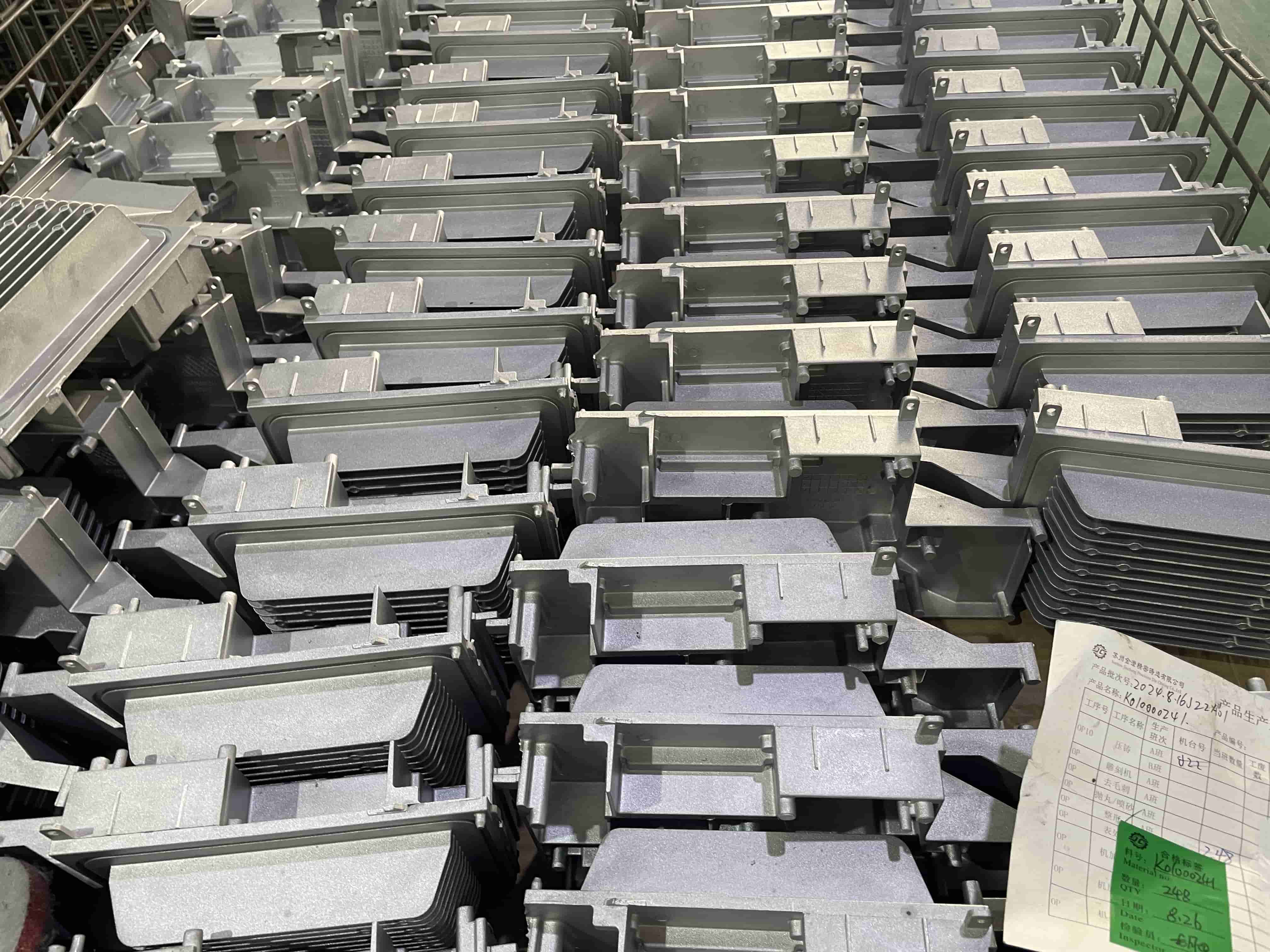 Dostosowywanie produktu z wlewu stopu aluminium - proces wlewu, produkcja obróbki CNC, testowanie szczelności powietrznej