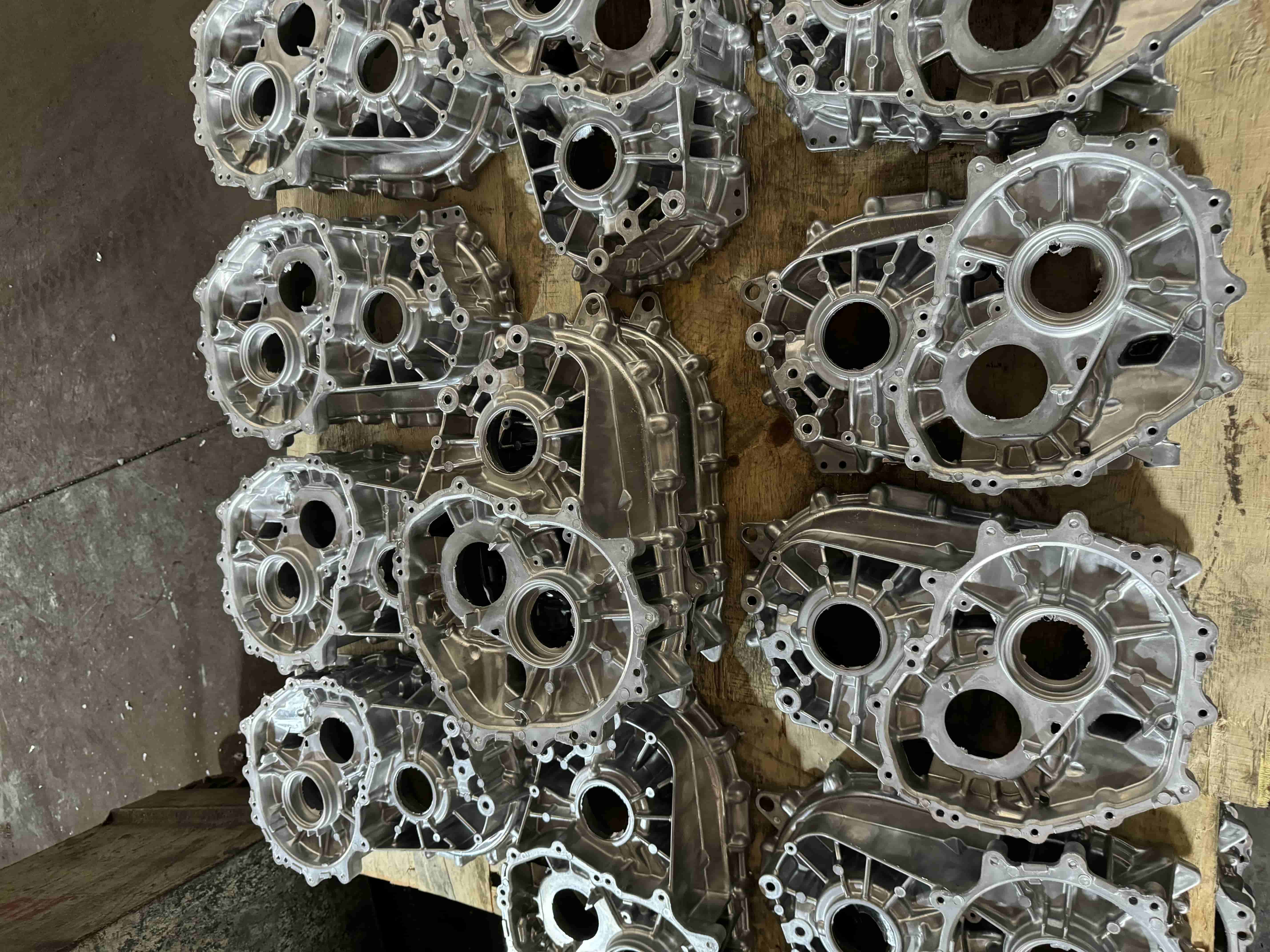 Rajah suai kerja produk pengecasan gabungan aluminium China pengeluar pengecasan memberi laporan pemeriksaan kualiti produk