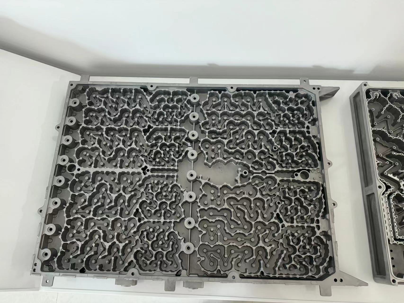 Niestandardowe produkty z stopu aluminium produkowane metodą ciśnieniowo-lutowania — niestandardowe filtry komunikacyjne, dostawca współpracy z dużymi markami, od rysunków do produkcji kompletny proces produkcyjny