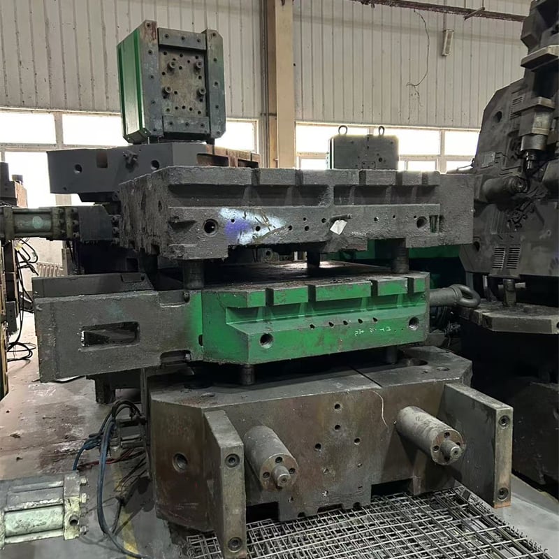 Formanpassning--Anpassning av former för aluminiumlegeringsformgjutna produkter, anpassning av flertypsproduktsformer, fokuserar på formanpassning