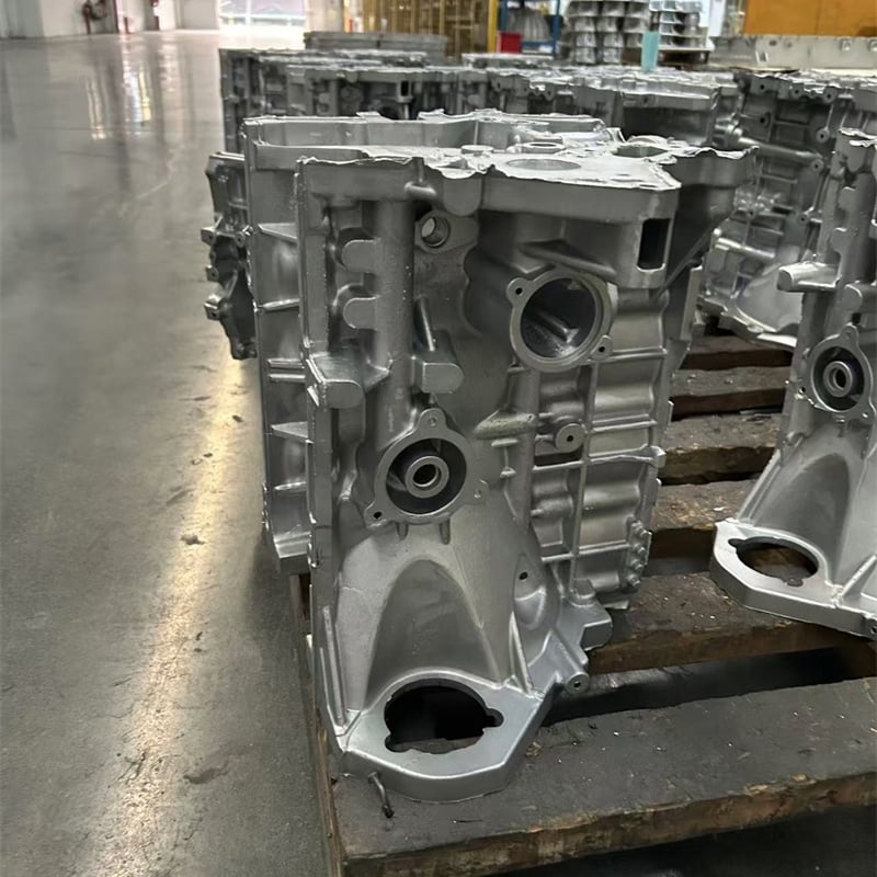 Kina formgjutning 50 stark produktion av aluminiumlegningsformgjutna produkter - bilmotorcylindersamling, OEM-kvalitet OEM-kvalitet