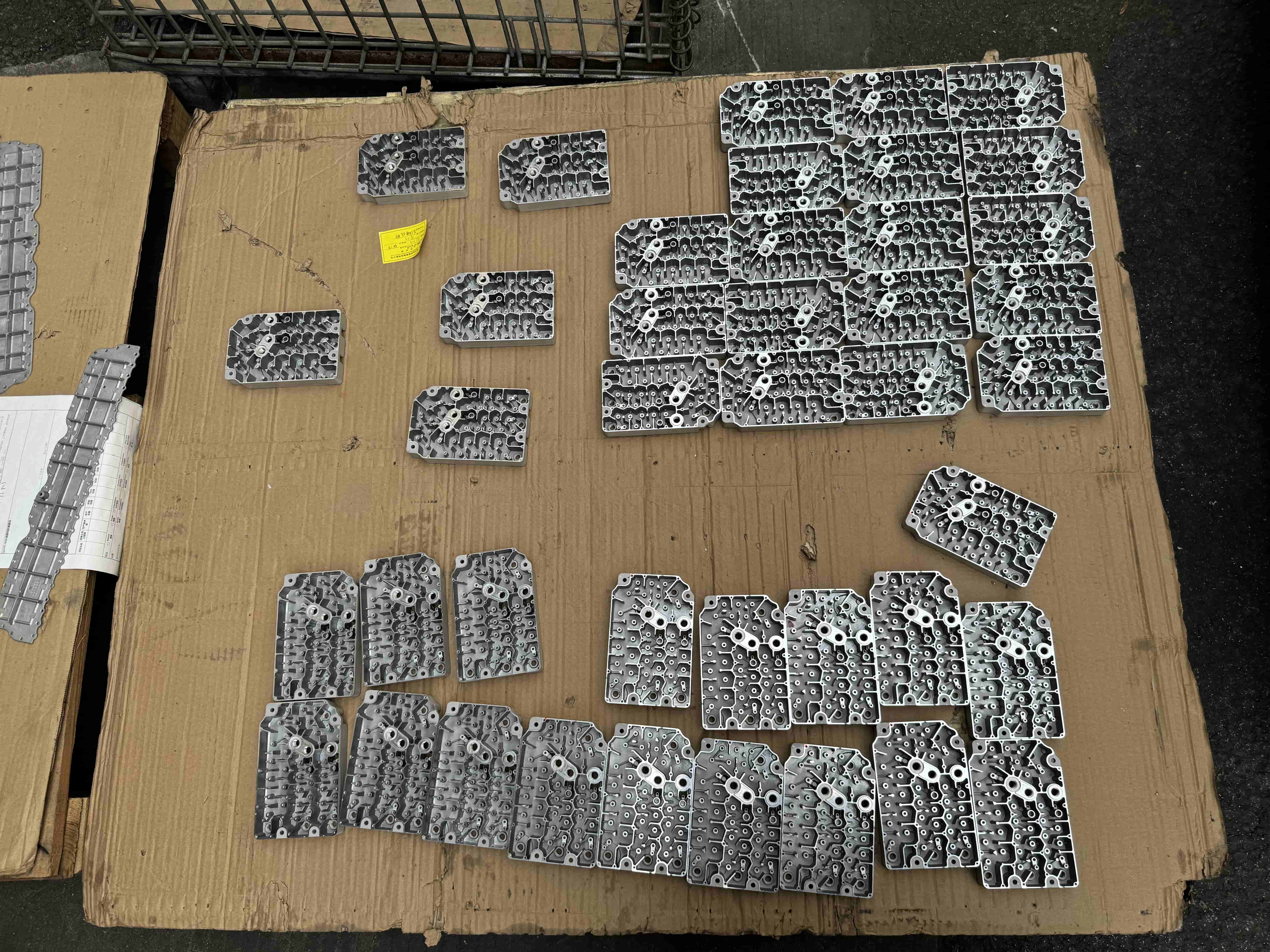 Penyuaian kerak produk pengecasan kecil gabungan aluminium