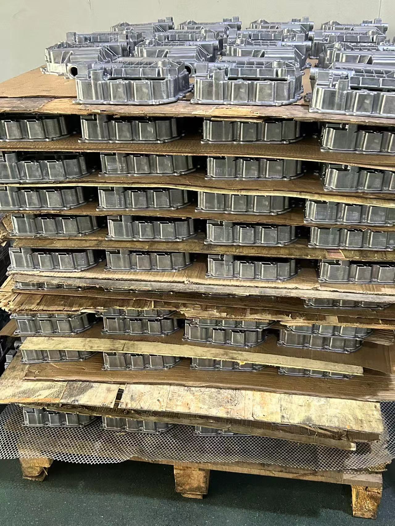 Penyesuaian semua jenis produk pengecoran die paduan aluminium termasuk: proses pemrosesan CNC, penyesuaian cetakan, pengujian ketataman, pengujian koordinat tiga dimensi, pengujian peralatan渗透, dll.