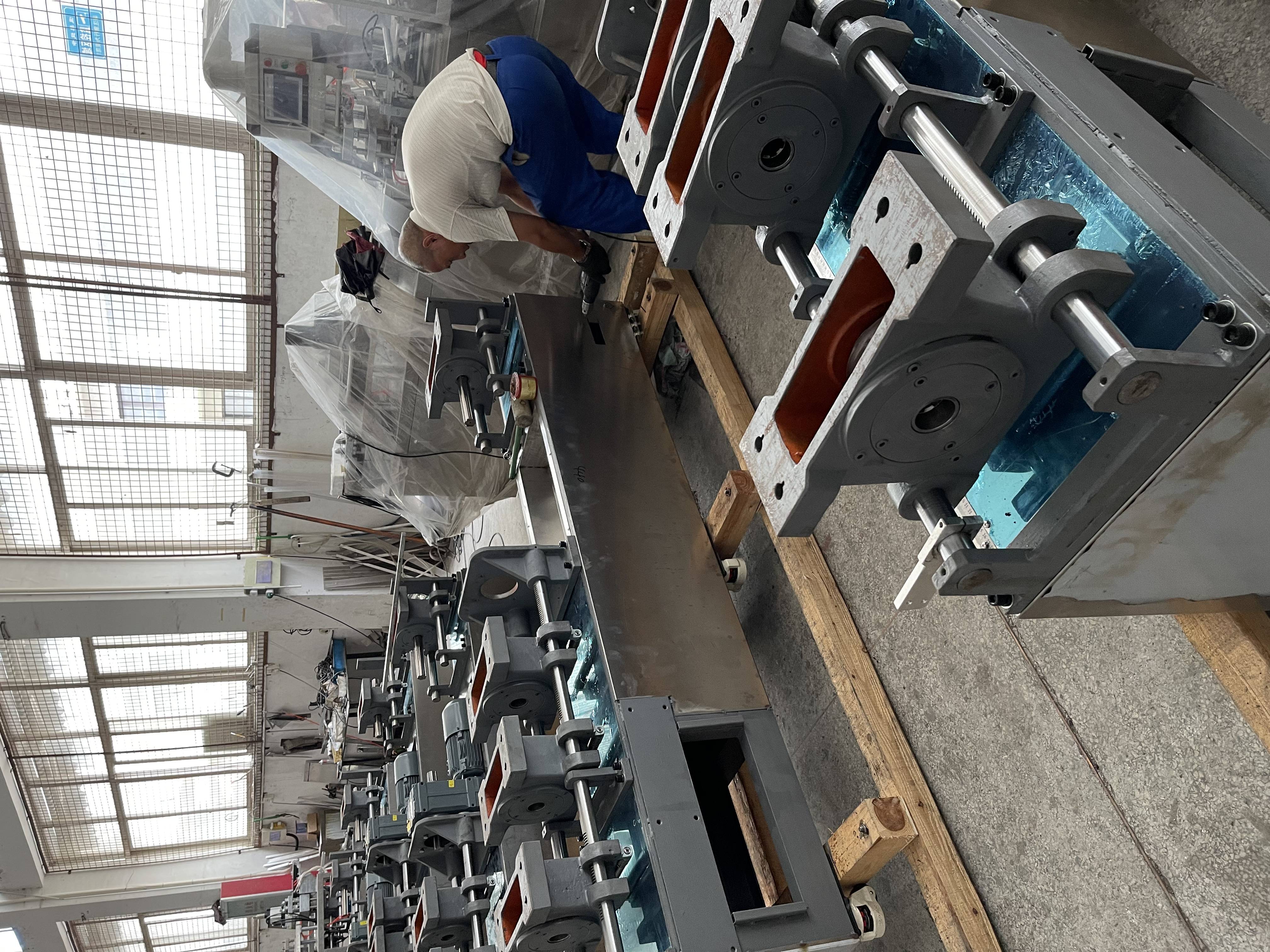 product best price semiautomatic labeling machine aluminum alloy table top round bottles labeling machine with auto round product-9