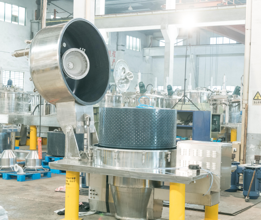 Centrifuga Raspatoria Automatice: Praecepta in Industria Chemica