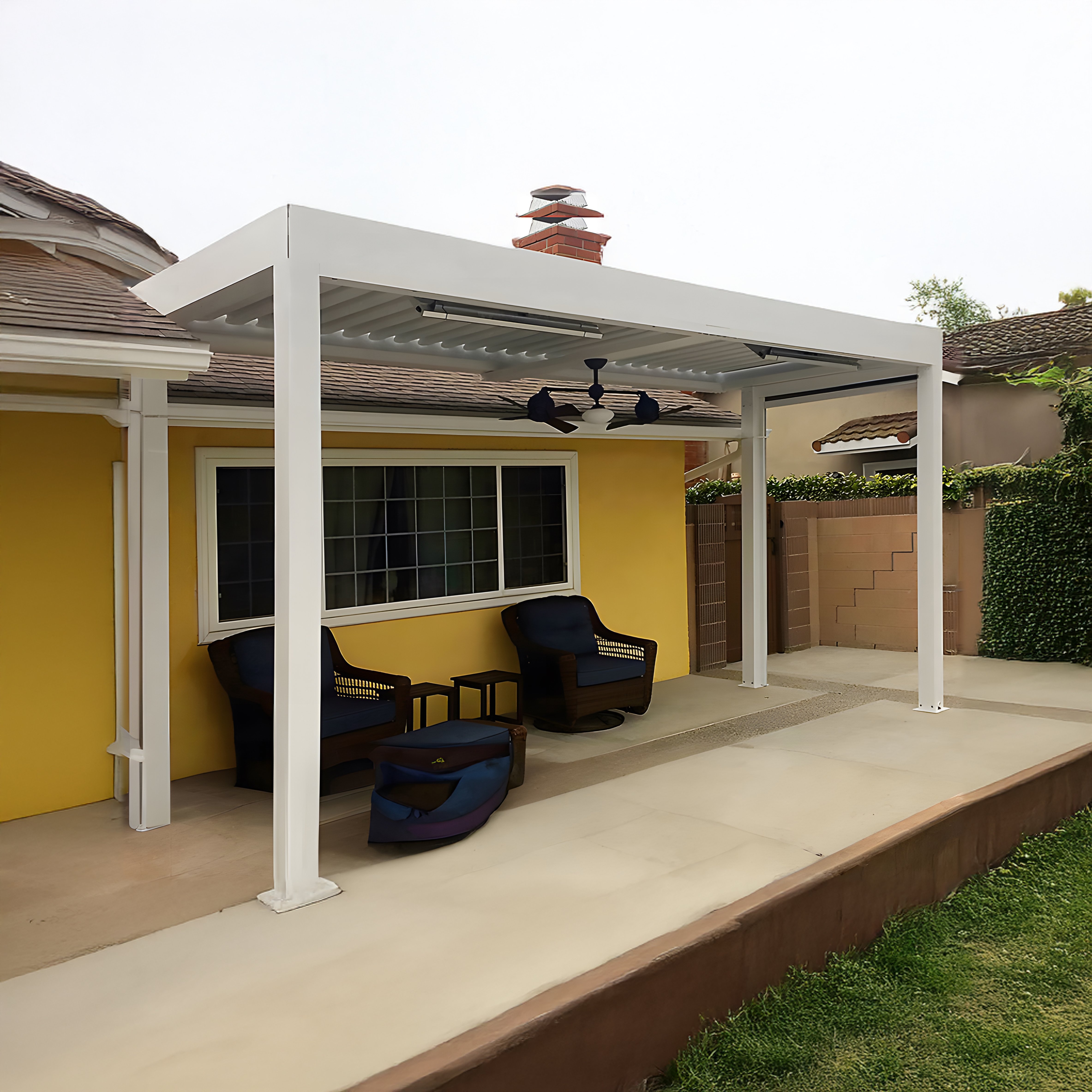 What Are the Benefits of a Freestanding Pergola?