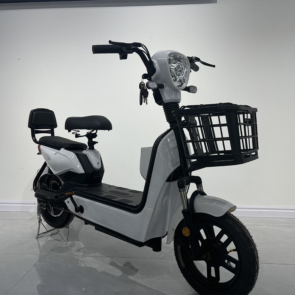 Comparação de Pneus para Scooters Elétricos: Vácuo vs Pneumático vs Sólido
