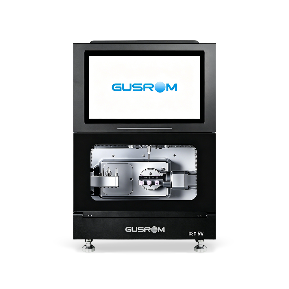 ماكينة طحن أسنان دقيقة عمودية من غوسروم GSM 5W لنظم CAD/CAM ذات الخمسة محاور، مع بنية دقيقة على مستوى الميكرون، مع شهادة المطابقة الأوروبية (CE)