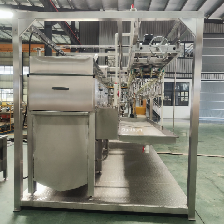 What are the essential components of a complete poultry abattoir equipment set for 2000 birds per hour?