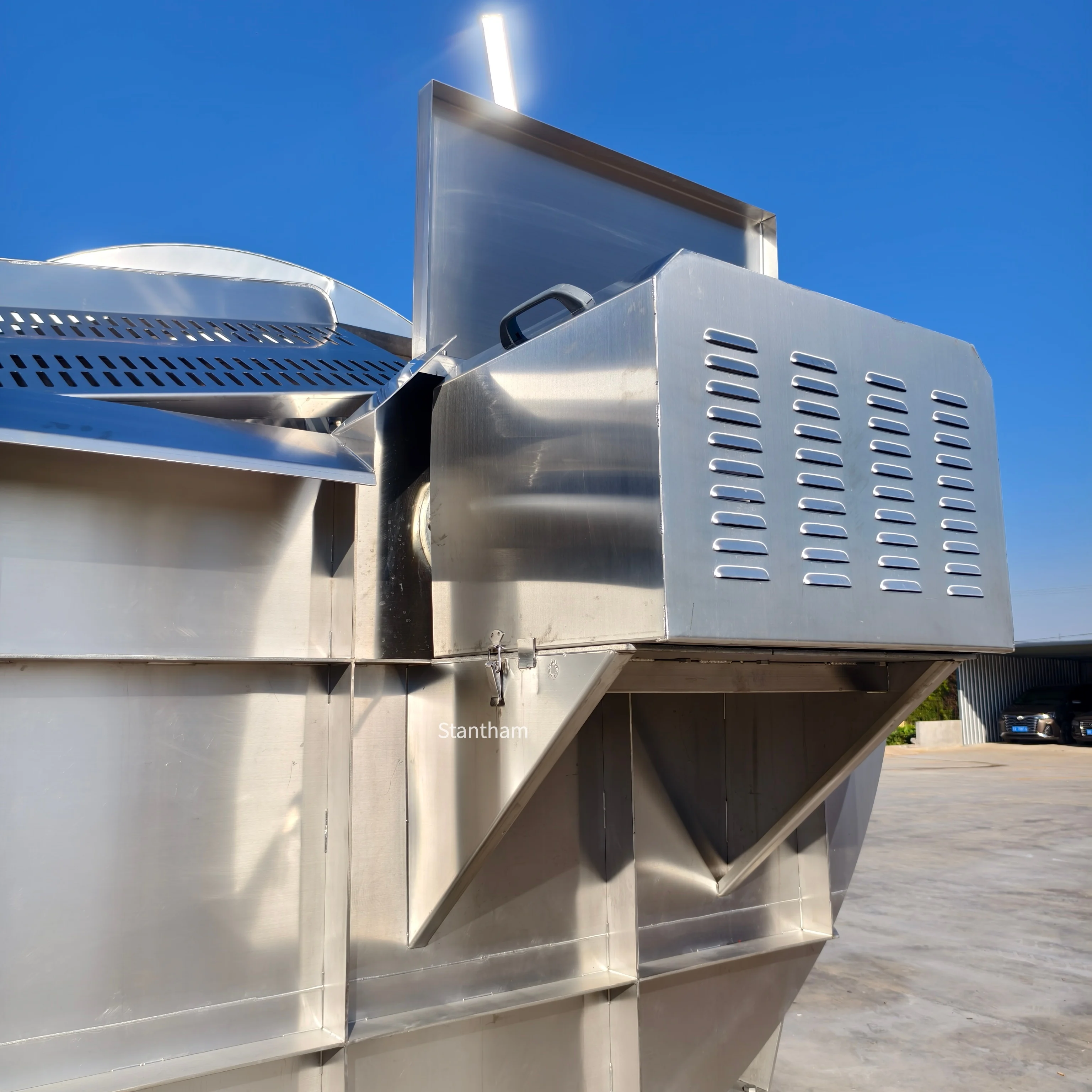 A poultry slaughterhouse with a by-product rendering system turns waste into additional revenue streams.