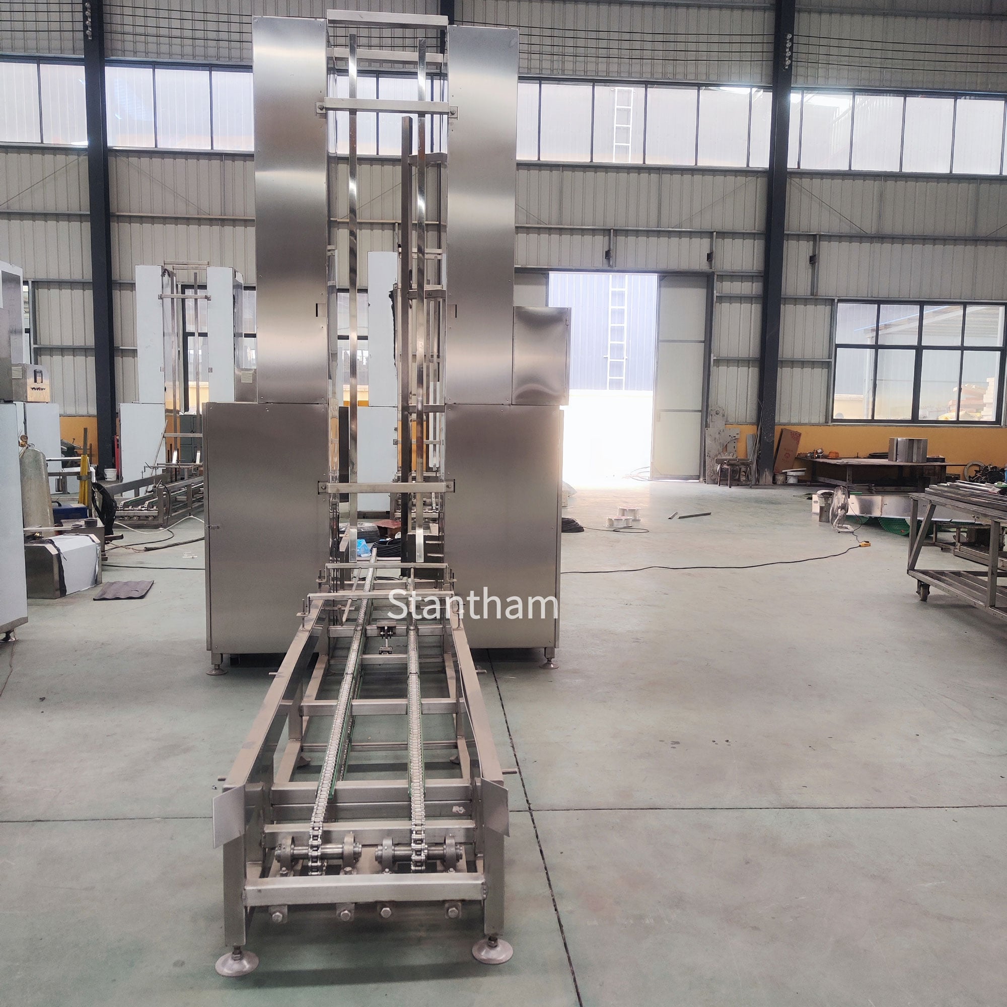 Automatic Cage Stacking Machine | Automated Cage Palletizer for Poultry Slaughter Line