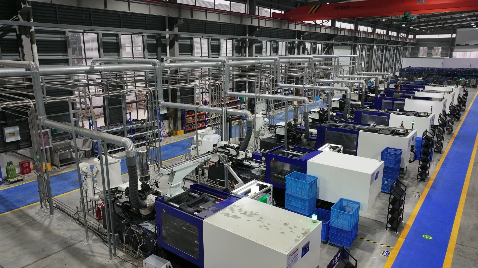 Iniezione di materiale plastico