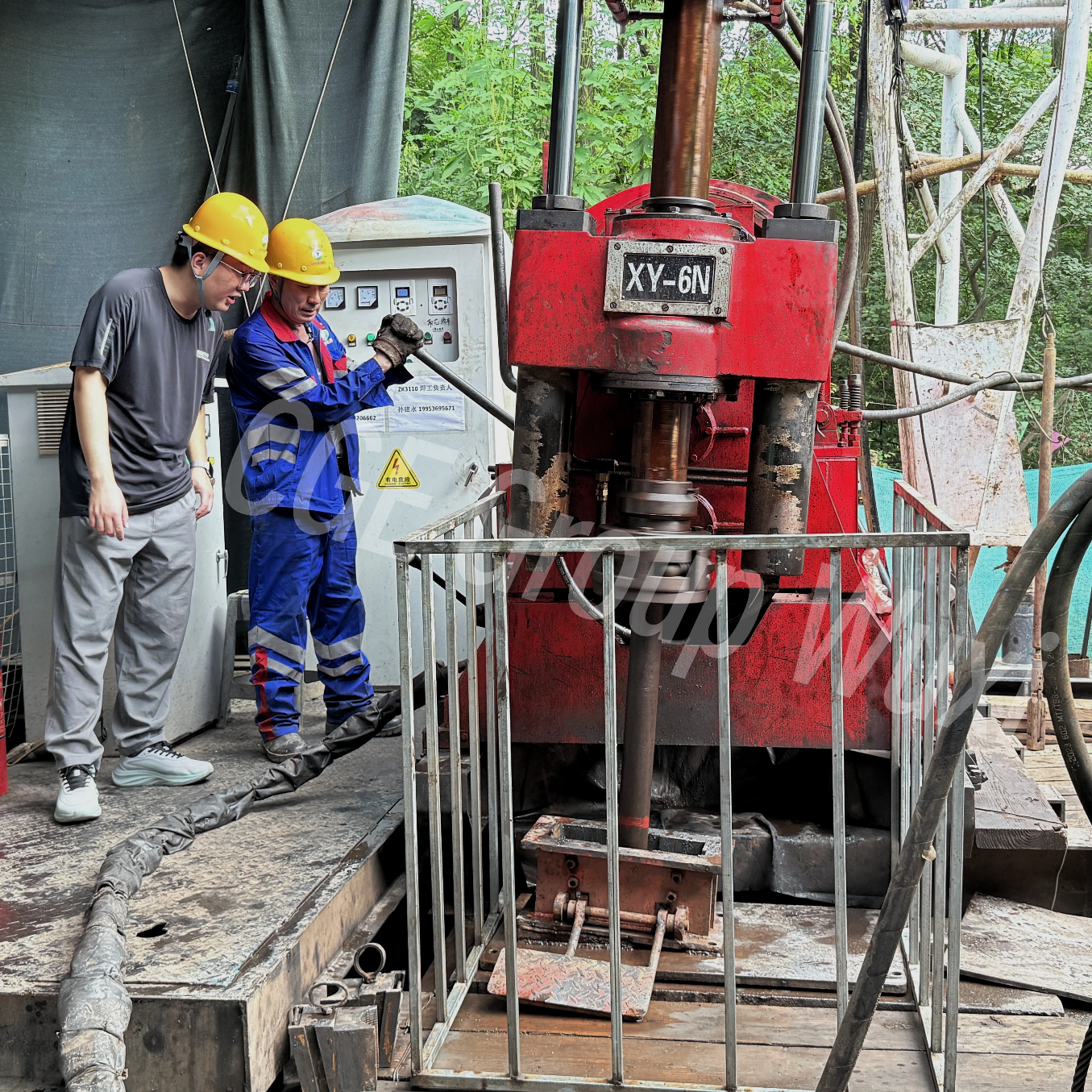 Wireline drill rod and bit2.png