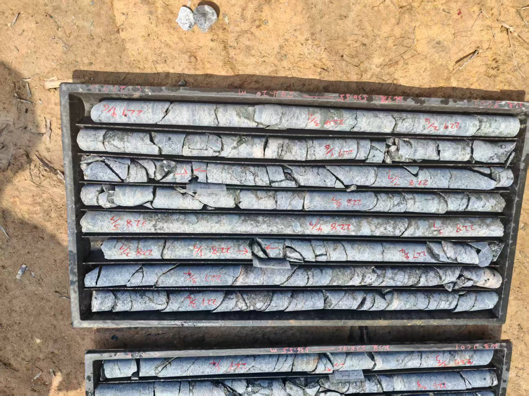 drill rod 取芯图(0e8218f68a).jpg