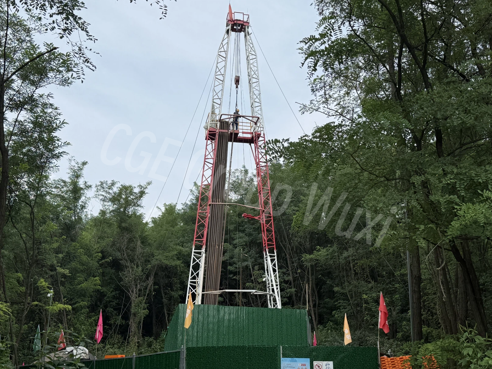 Wireline drill rod and bit1.png