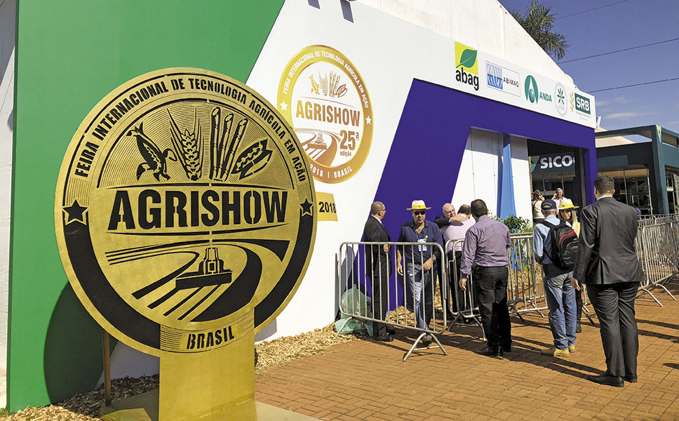 Kesen Machinery brille au Salon des Machines Agricoles AGRISHOW au Brésil, ouvrant la voie de l'industrie avec des scies à ruban innovantes