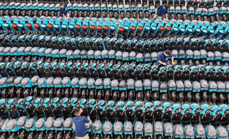 Hydrogen fuel-cell scooter fleet configuration