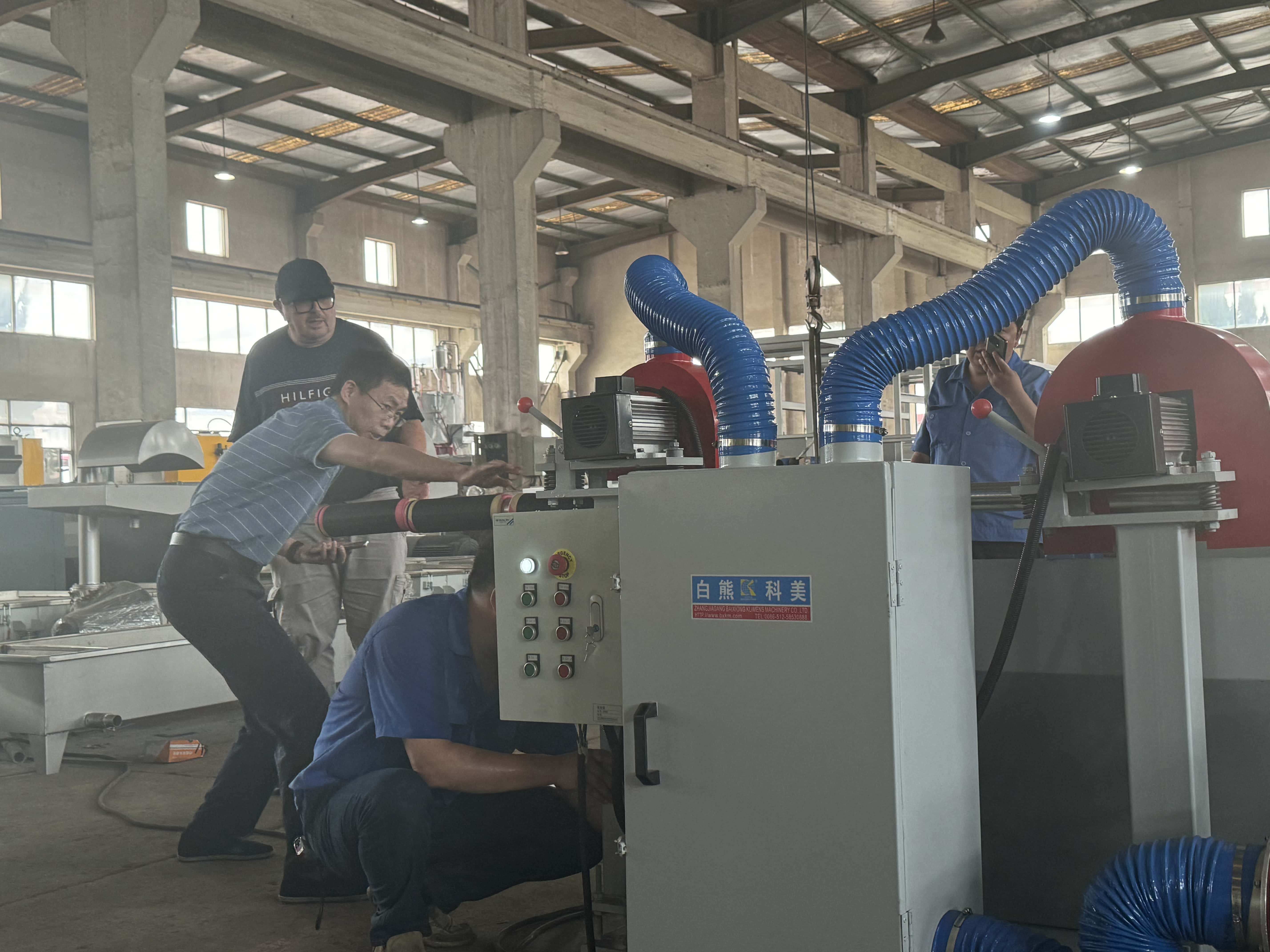 The Company Welcomes Overseas Client for Successful Acceptance of Customized Textile Thread Separator