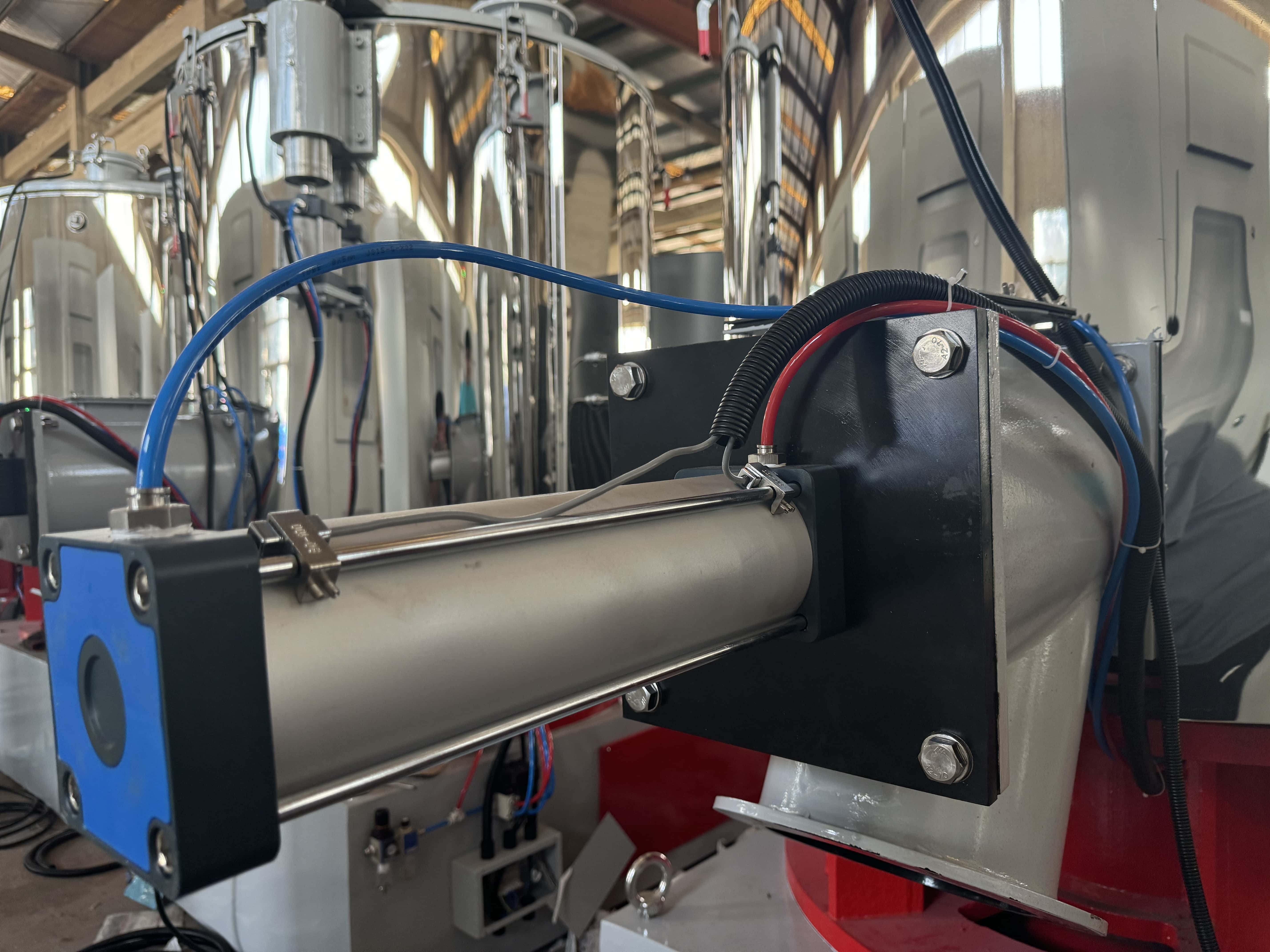 How Does Baixiong Klimens' Lithium Battery Mixer Ensure Stable Performance During Long-Term Operation?
