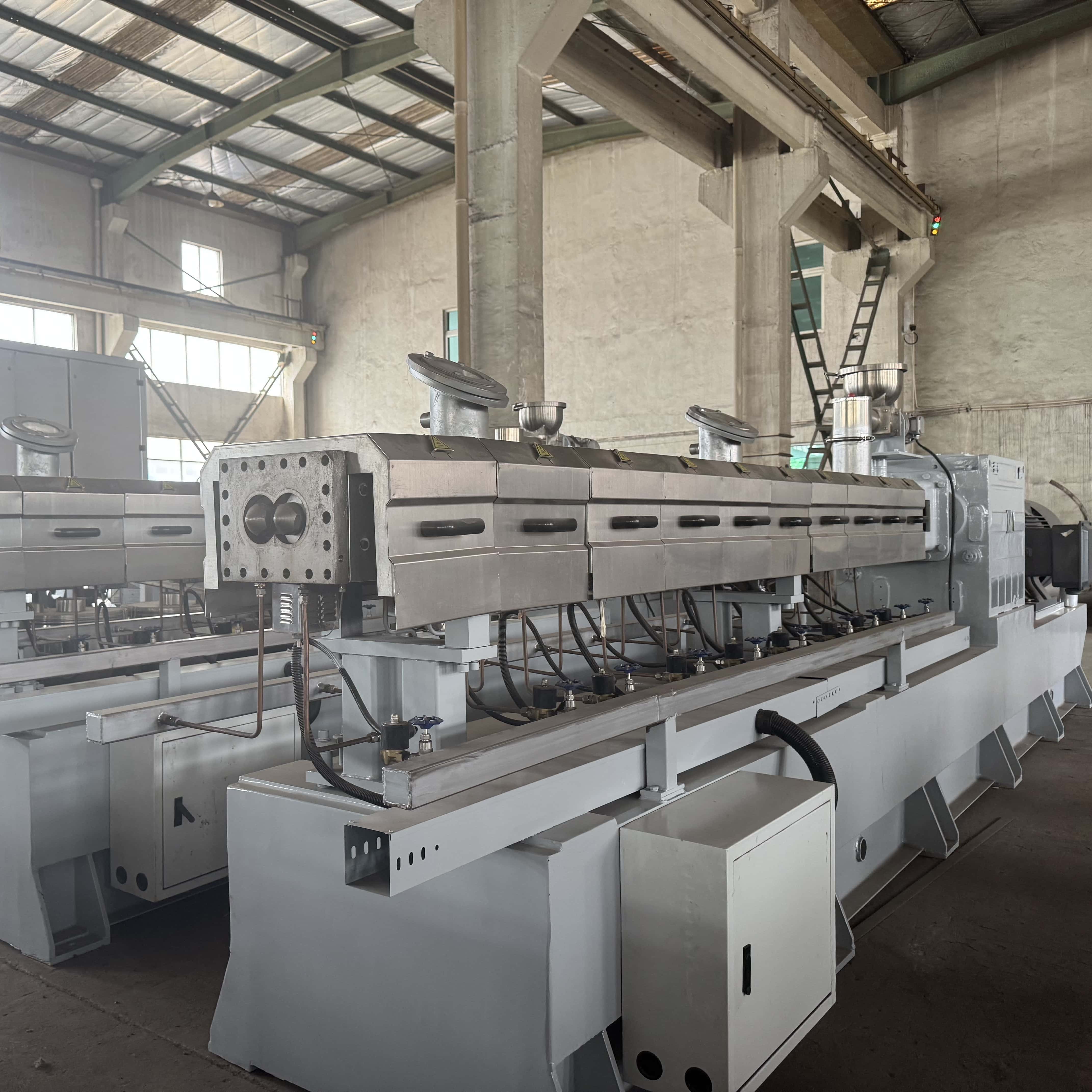 Plastic Pipe Extrusion Production: Guidelines for Setting Up a High-Output Line