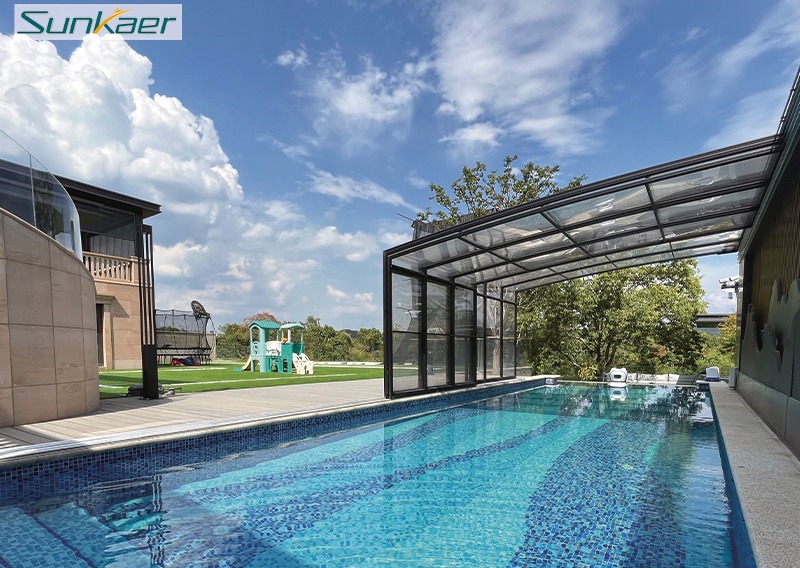 Retractable vs. Fixed Pool Covers: Which One Offers Better Year‑Round Protection?