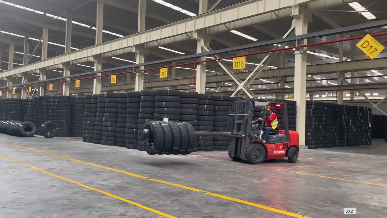 Warehouse Tire Loading | Global Truck Tire Supply | Fast Shipping