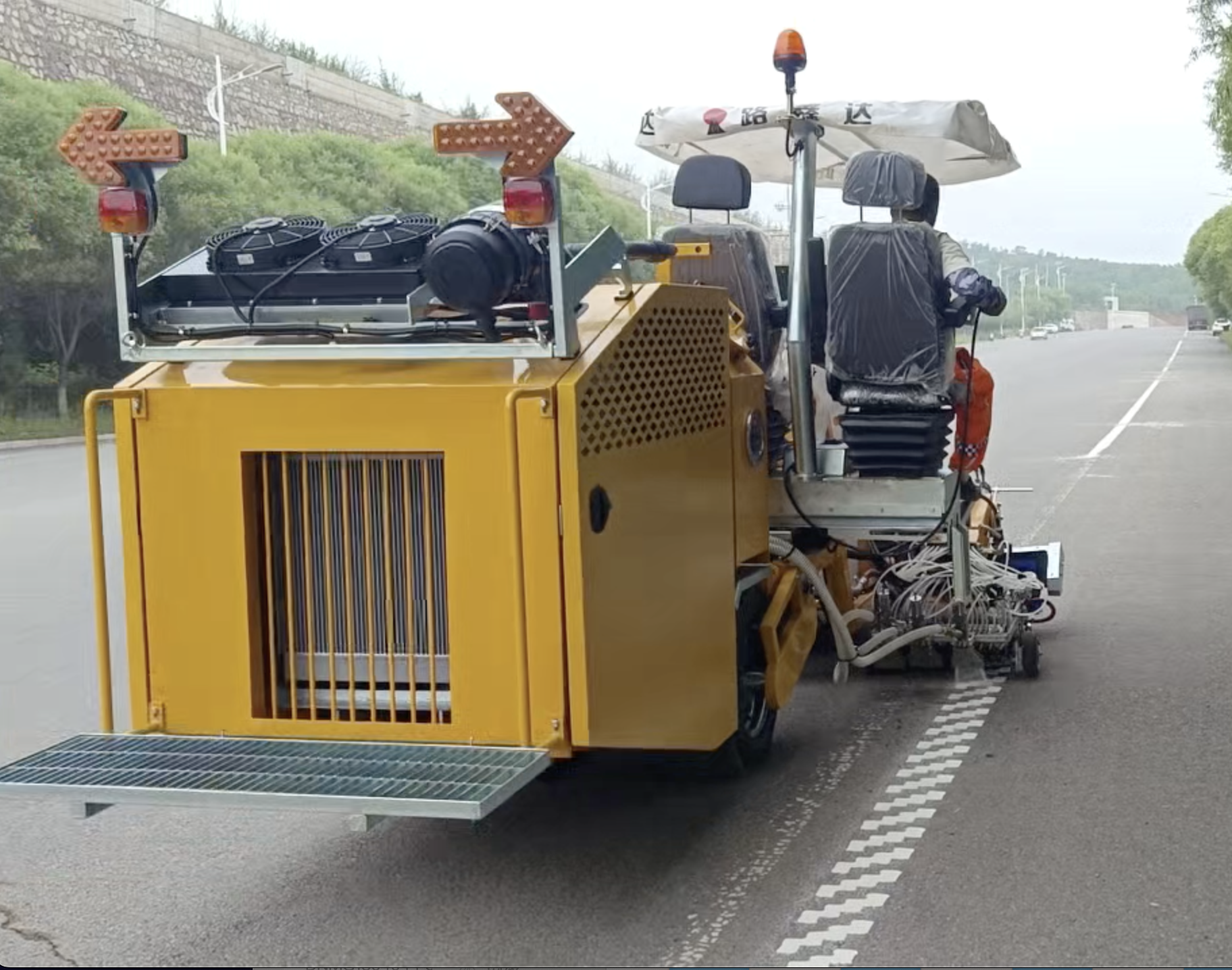 HW-660 Driving Type Thermoplastic Extrusion Road Marking Machine 