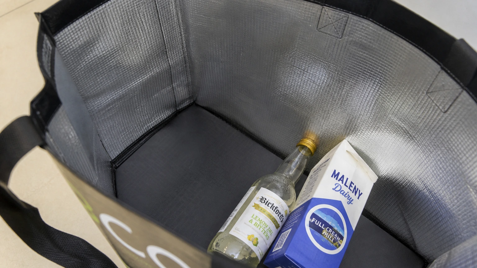 supermarket_bag_waterproof_lining_and_bottom_gusset.webp