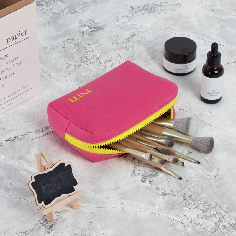 Compact Padded Cosmetic Pouch with Contrast Zipper