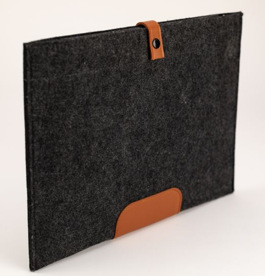Neoprene vs Felt Laptop Sleeves: Which Material Should Buyers Choose?