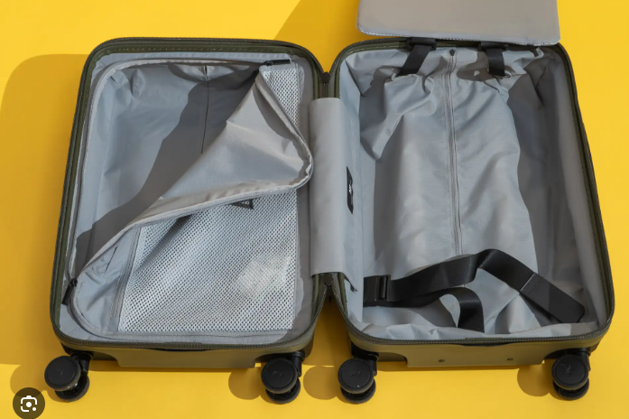 Garment Bag vs Suitcase: Which Is Better for Clothing Storage and Travel?