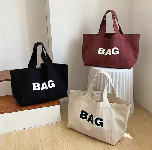How Does a Shopping Bag Material Affect Its Durability?