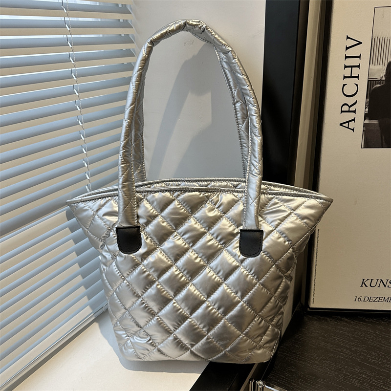 Diamond Quilting Tote Bag.png