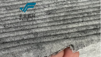 Máy pleating dao được áp dụng cho vải than hoạt tính