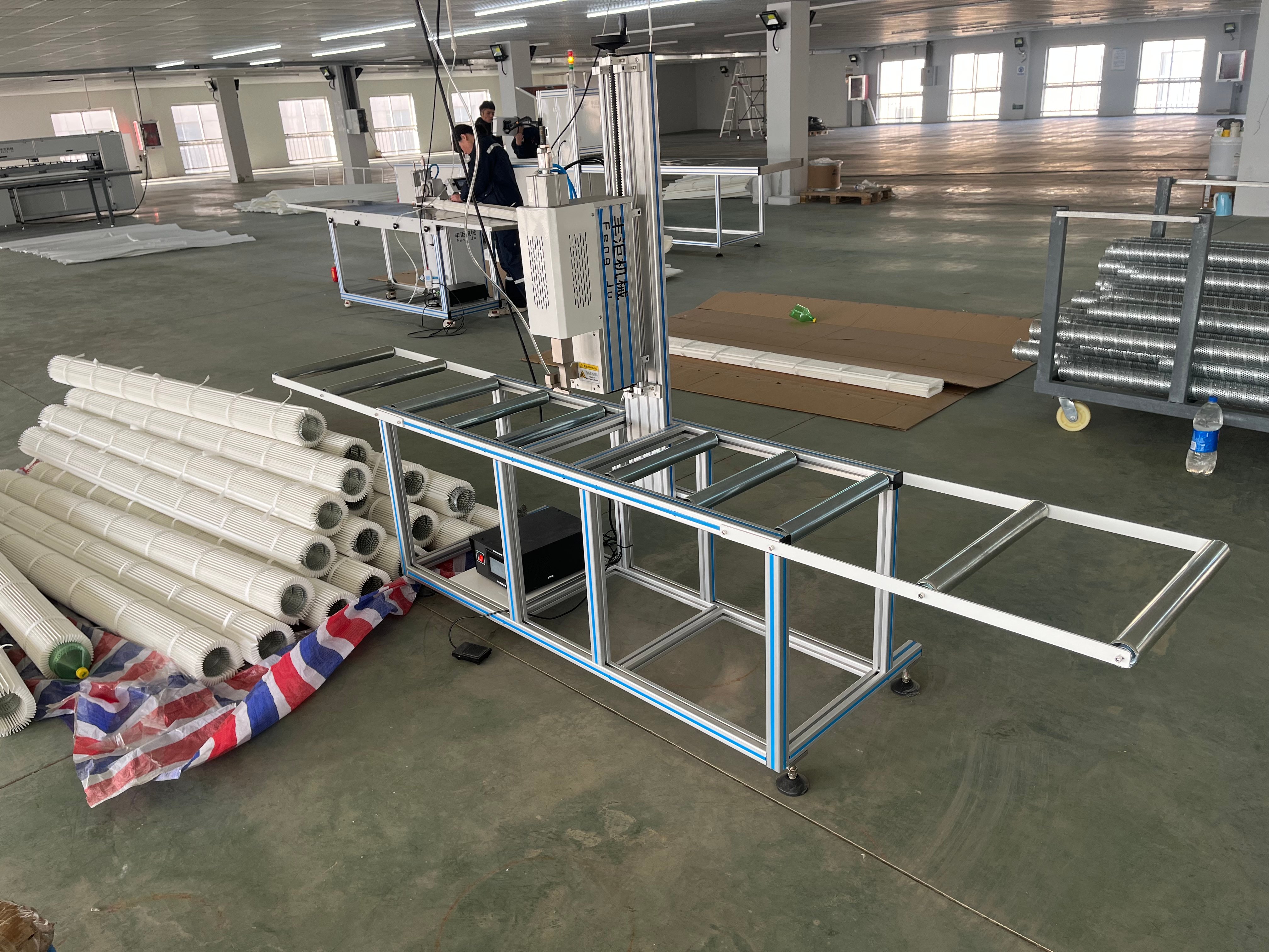 Tail-pointed welding machine