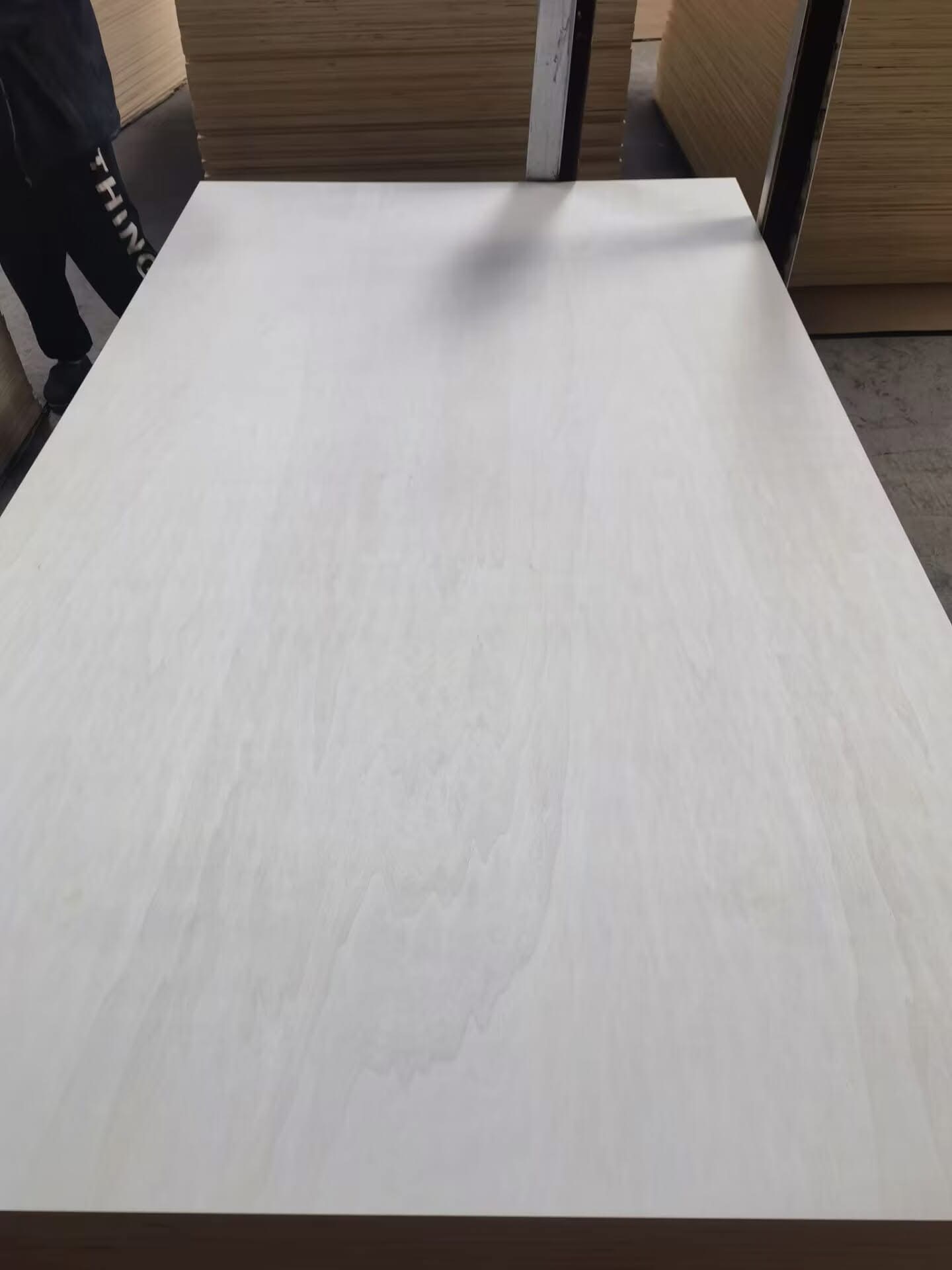 Bleached poplar face plywood.jpg
